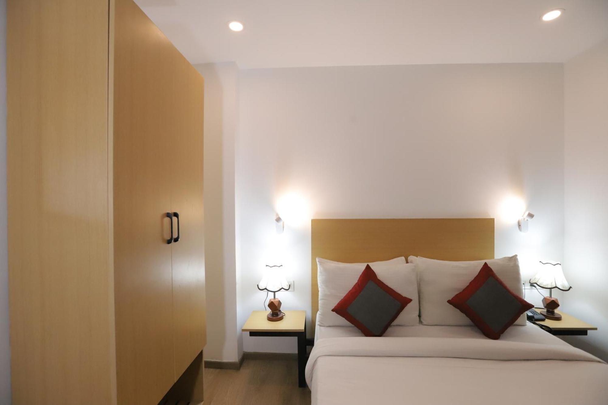 Qotel Hotel Ip Residency East Delhi Preet Vihar New Delhi Exterior photo